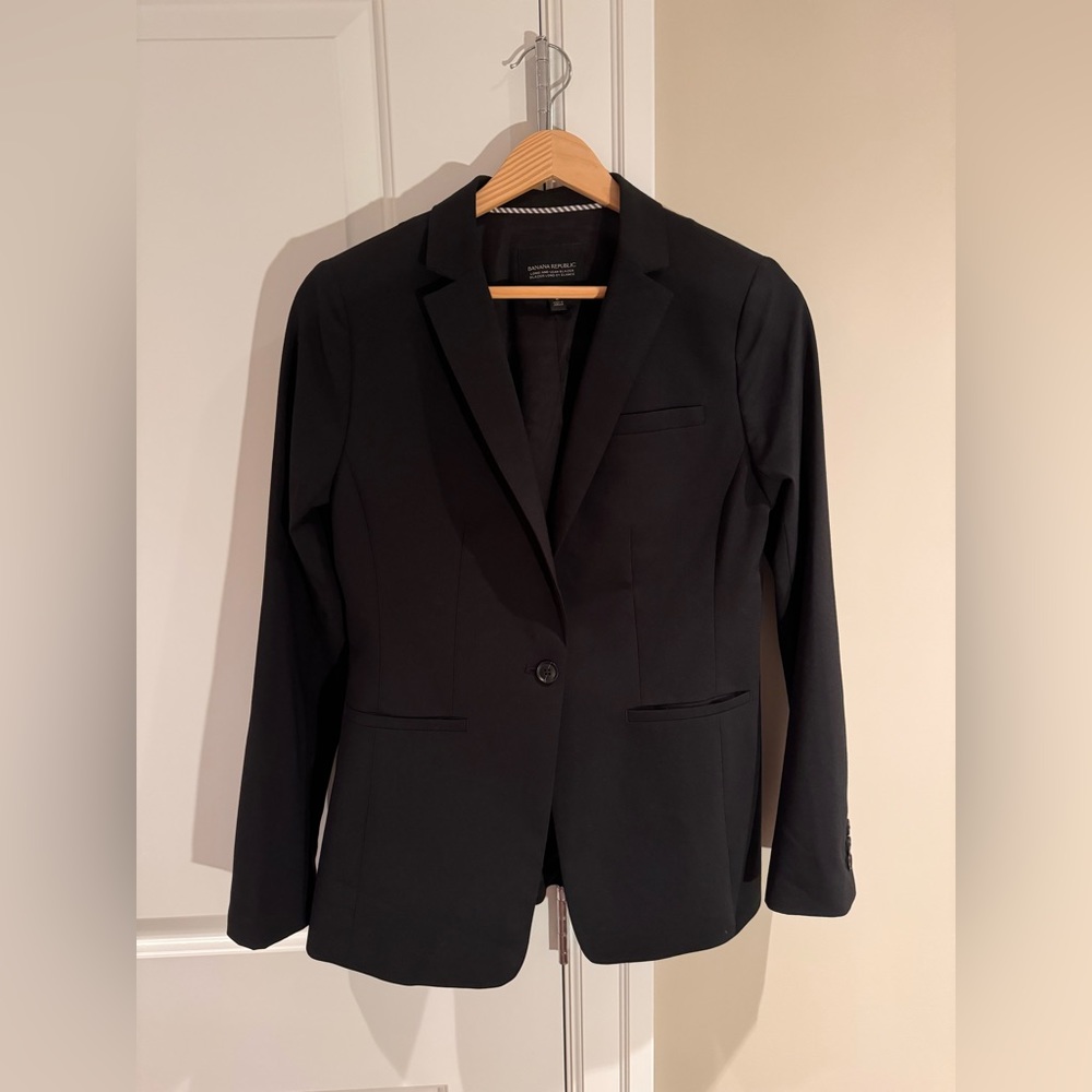 NWOT Banana Republic Women’s Long and Lean Blazer